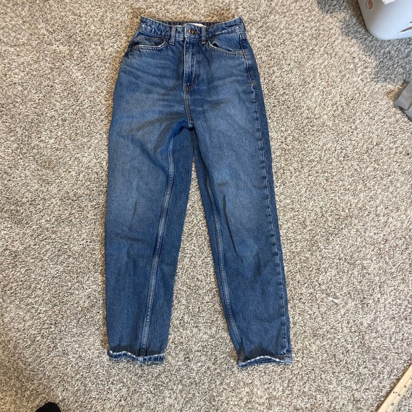 Womens ZARA Relaxed Mom Style Jean High‎ Waisted sz 2 - Picture 1 of 6
